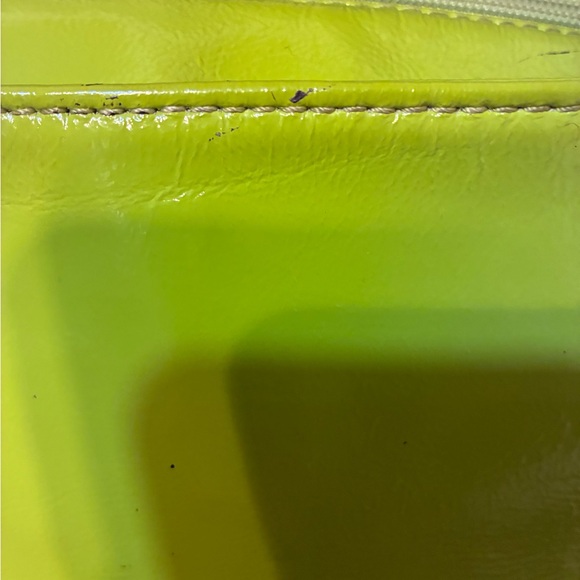 Micheal Kors Lime Green Tote Bag - Picture 4 of 13